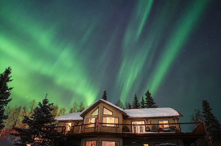 Aurora Hillside House | Sauna + Fire Pit + View - Anchorage, AK