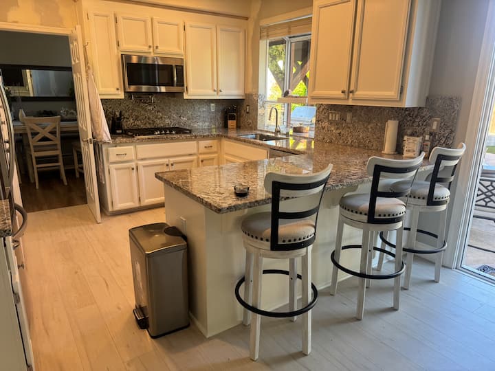 4br Resort-style Retreat W/pool,  Spa & Game Room - Livermore, CA