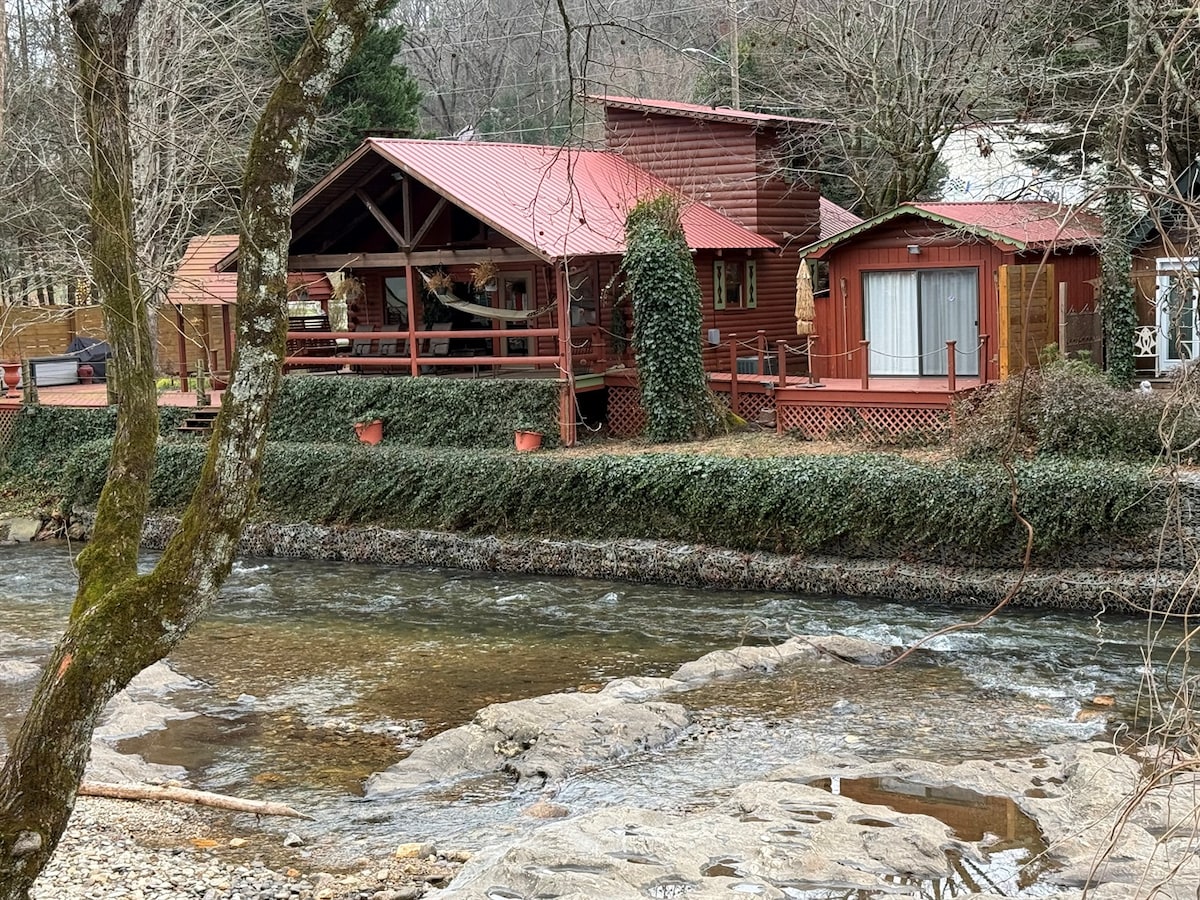 Downtown Helen Riverfront | Hot Tub, Sauna & Spa - Cabins for Rent