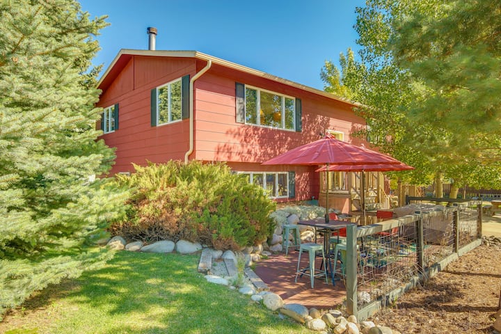 Garvey House Red | Downtown Home With Hot Tub - Red Lodge, MT