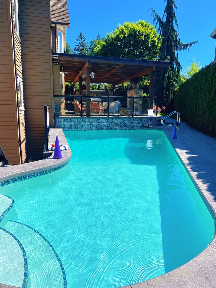 Cozy 3br Suite Near White Rock Beach Pool & Bbq - Surrey