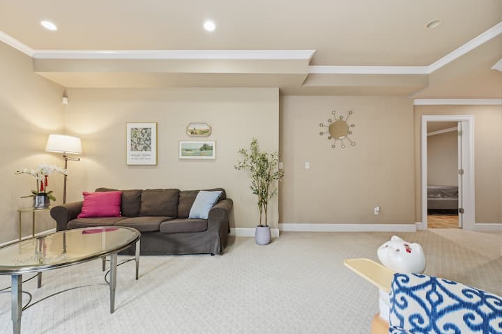 3br Suite Near White Rock Beach • Pool & Bbq - Surrey