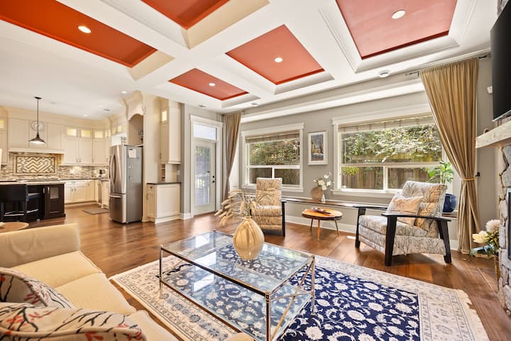 Cozy Family In Grandview | Quiet & Convenient - Surrey