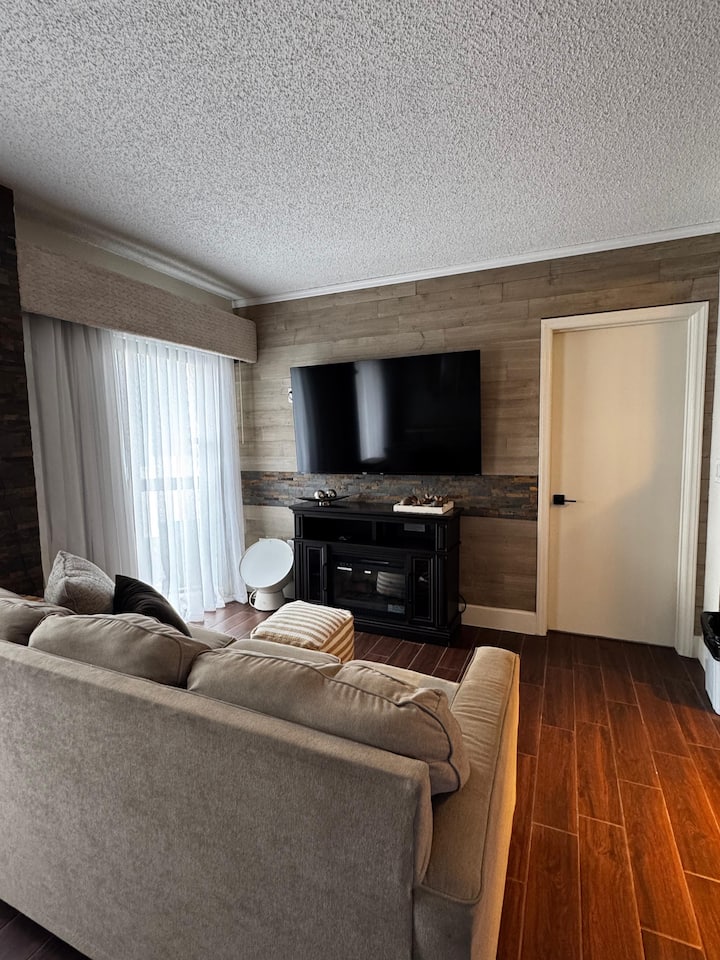 Modern 2-2 Luxury Unit On The Best Location - Orlando