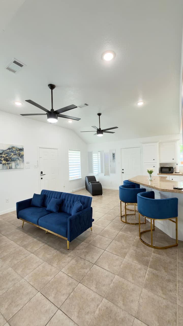 Private Jacuzzi In The Bedroom | Entire Home - Houston, TX