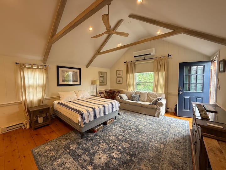 Charming Downtown Apartment With A/c - Jetties Beach, MA
