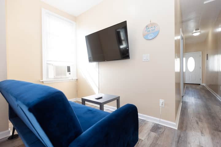 Coastal Breezes 2br | Upper Balcony - Wildwood, NJ
