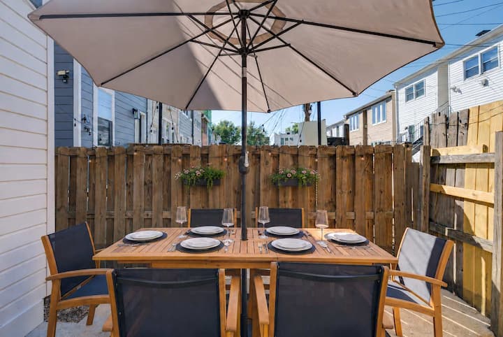 Lincoln Lofts: 101 | Stylish 2br W/ Outdoor Oasis - Washington, D.C., DC