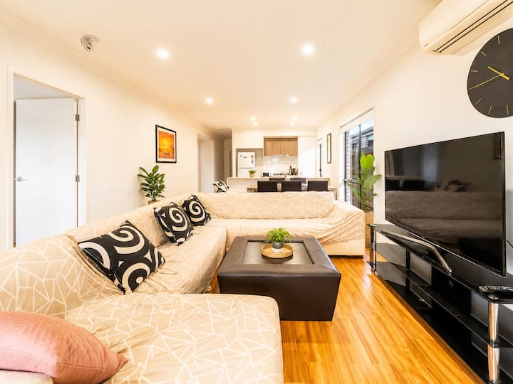 Spacious 4b Near Logan With Parking - Springwood