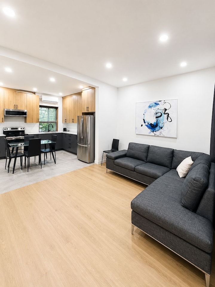 Villa (House) ! Fully Renovated - Laval