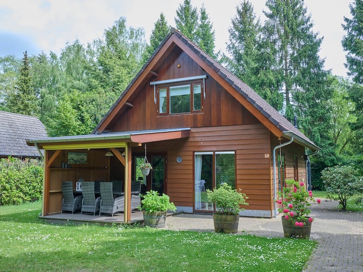 Maison Dans Un Parc Privé Avec Un Grand Jardin - Epe