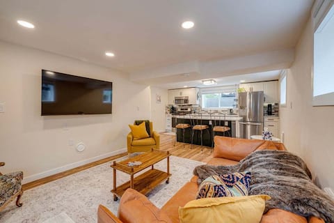 Top performing Airbnb: King Bed, 75 min Banff, AC Backyard Chickens in Banff Trail