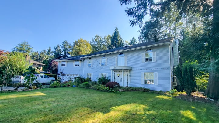 Sunny Upstairs Suite Ii Near Beach & Us Border - White Rock