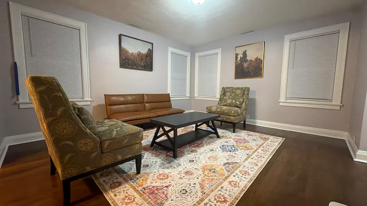 Modern Renovated Home Near Six Flags & Naval Base - North Chicago, IL