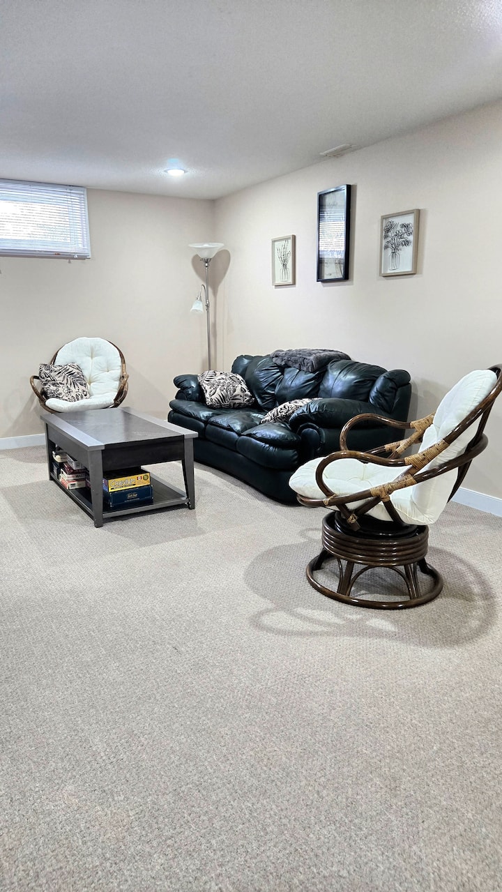 Clean And Cozy 2 Bedroom Basement Suite - Lethbridge