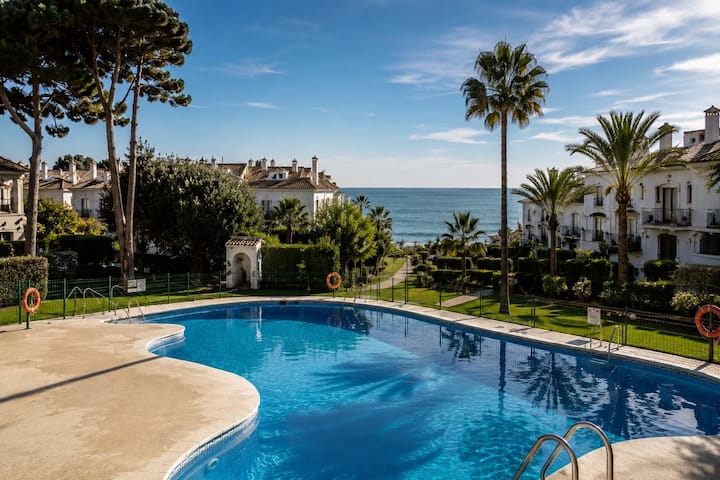 Lgda-e2 Beachfront Townhouse Pool & Padel - Estepona