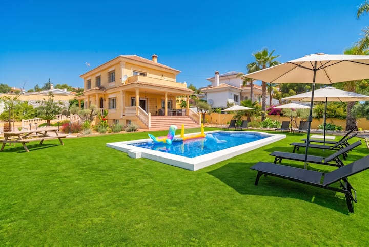 Cubo's Sun Bliss House & Pool - Costa del Sol