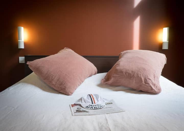 Stylish & Bright Room For Two In Bruges - 브뤼허