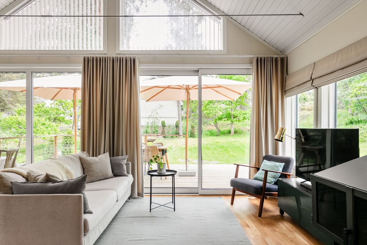 Stylish 3-Bedroom Home by Forest & Swimming Spots