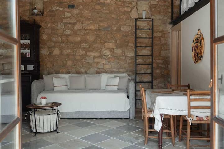 Traditional Stone Studio Village Retreat - Омодос