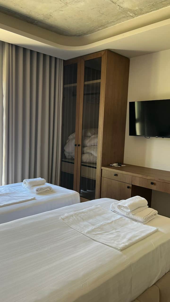 Double Or Twin Room With Partial Sea View - Qeparo