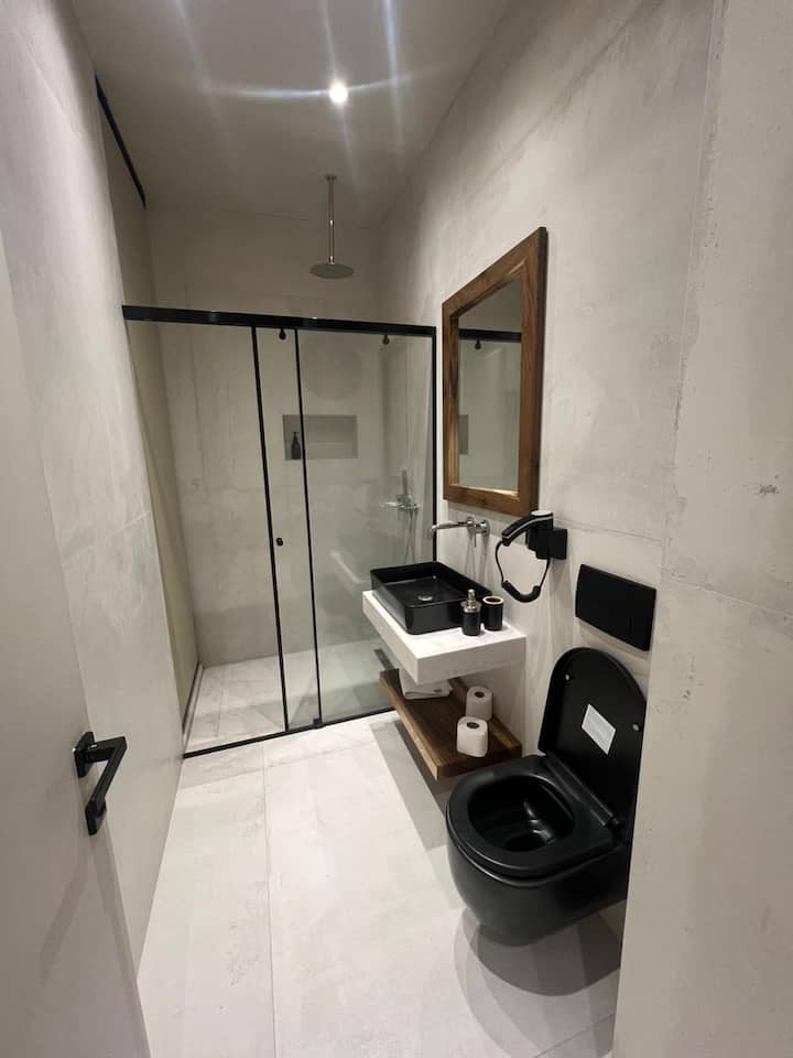 Deluxe Double Room With Balcony And Sea View - Qeparo