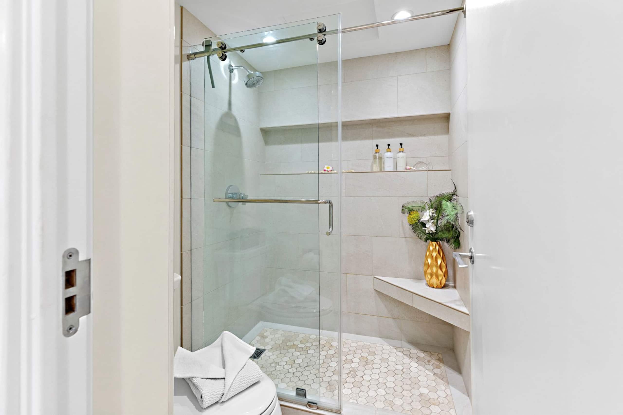 Condo in Lahaina · ★4.75 · 1 bedroom · 2 beds · 1 bath - Image 11