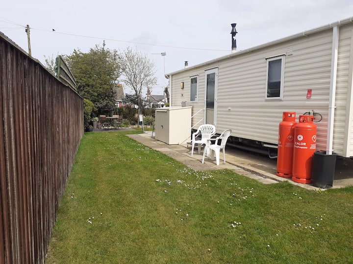 Caravan For Hire At California Cliffs Ref 50005oc - Hemsby