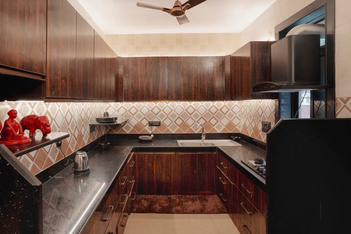 Full kitchen image 1