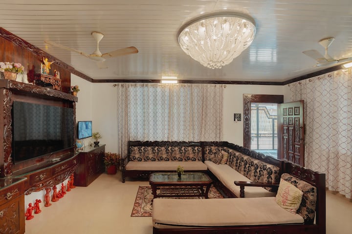 Living room image 2