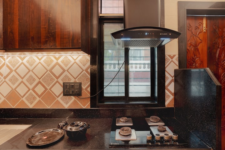 Full kitchen image 2
