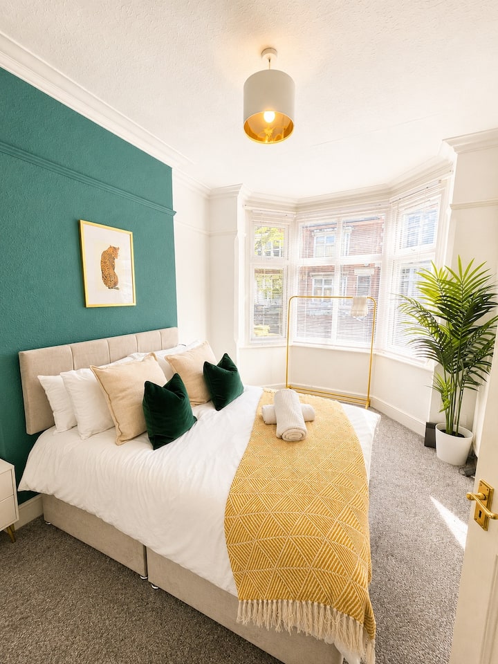Spacious 4br Leicester Home For Families & Group* - Leicester