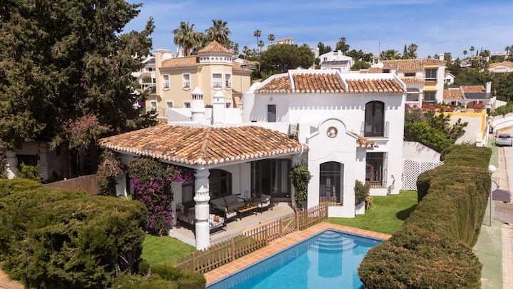 Villa Calahonda - Cozy Villa With Private Pool - Sitio de Calahonda