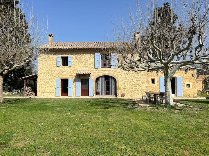 Jonquières Vacation Rentals & Homes ProvenceAlpesCôte d'Azur, France Airbnb