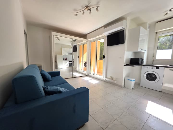 Un Studio à Gorbio Avec Piscine - Menton