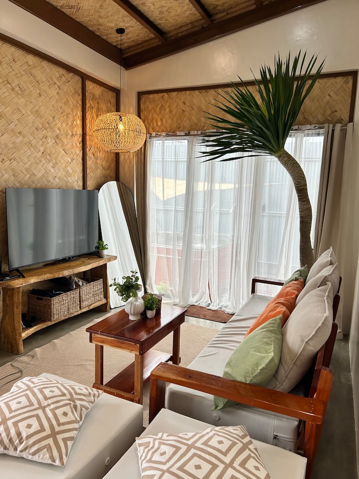 Tropical-inspired Guest House Near Hundred Islands - Alaminos