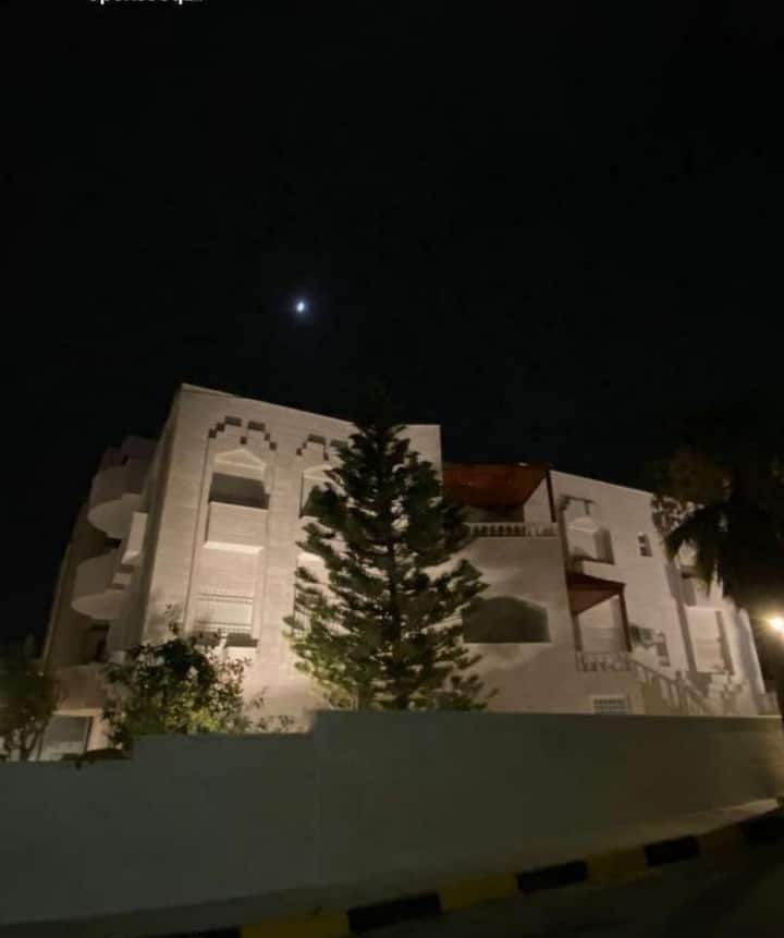 فيلا للايجار /عمان /طريق المطار /ضاحية النخيل - Amman