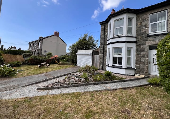 House Sleeps 6 With Garden And Parking - Troon
