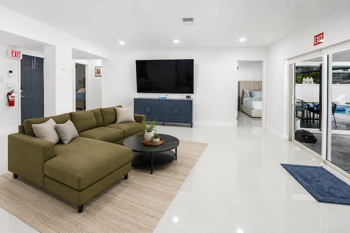 Newly Renovated Pool Oasis | 3br/2ba - 米拉馬爾
