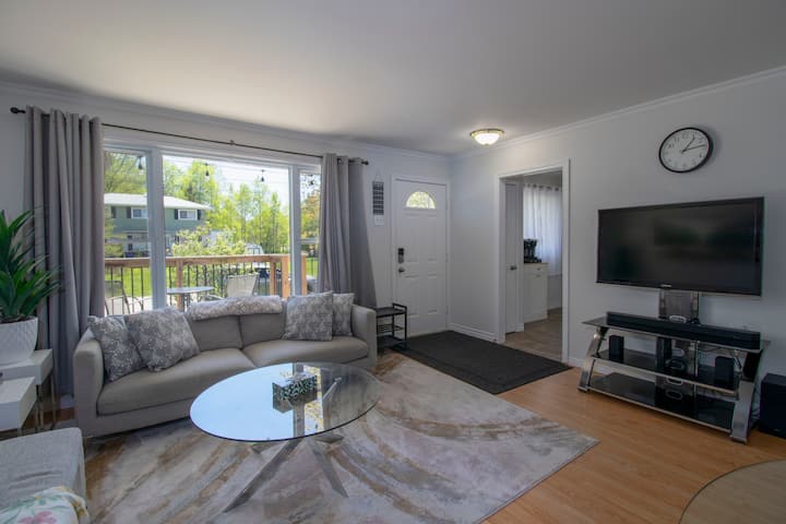 3 Bdrm | Bbq | Fire Pit - Steps To Waterfront Park - Midland