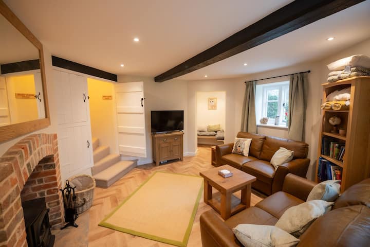 Fairy Tale Dog Friendly Country Cottage - Newbury