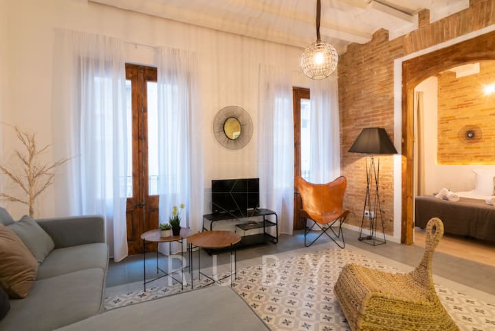 5 Bedroom For Family Trips - Barcelona