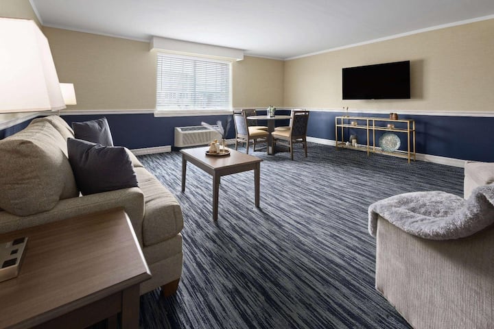 1br Suite | Penn Harris | Extra Space - Harrisburg, PA