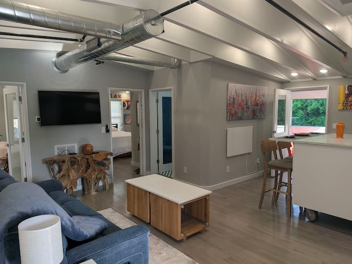 Kingston, New York Waterfront Rental - キングストン, NY