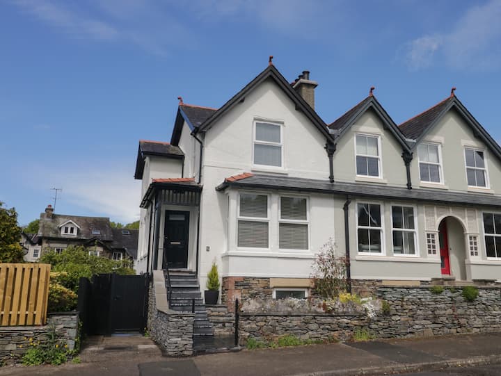 5 Thornbarrow Road - Windermere