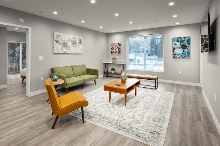Hollywood Boulevard 2br 3 Beds | Patio + Parking - Hollywood, CA