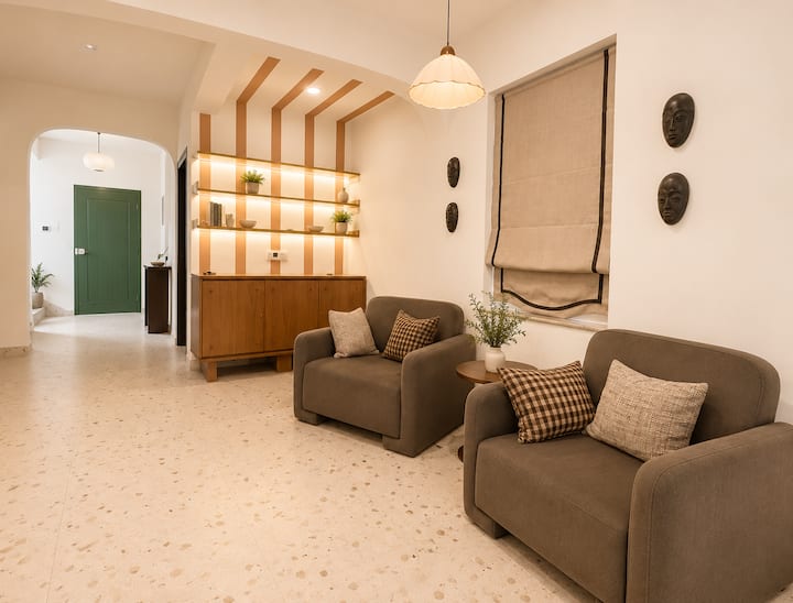 Living room image 5