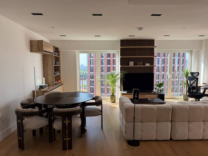 15th Floor London View Flat W/ Private Bath - London
