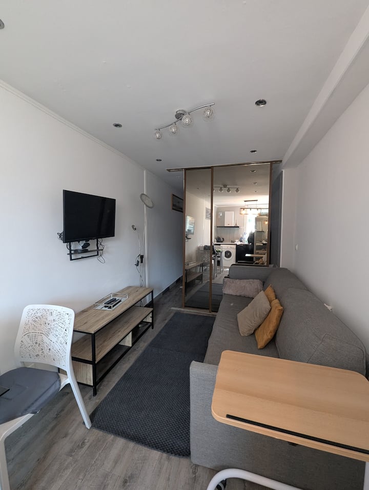 Studio Rdc Avec Salon Séparé - Près Cdg - Tremblay-en-France