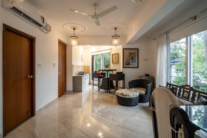 Living room image 7